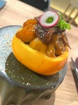 贅沢に柿を丸々一個使い、国産牛と共に焦がし醤油で絡める、想像しにくいが想像をはるかに超えるおいしさ。