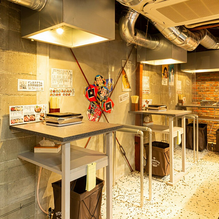 1人で楽しめる贅沢。お1人さまも安心の、スタンディング焼肉店