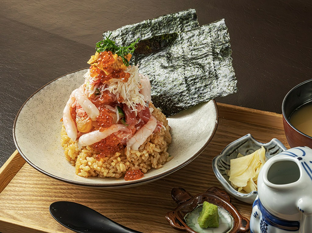 魚秀の海鮮丼　特上
