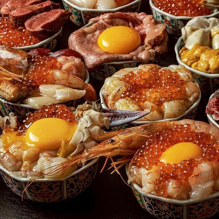 〆の飲める海鮮ユッケ丼