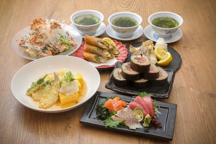 适合举办欢迎会、欢送会♪【附2小时无限畅饮】鱼酒套餐（7道菜）平时5,500日元→使用优惠券4,500日元★