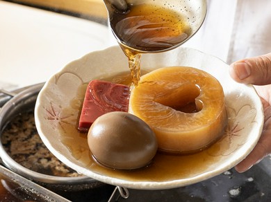 お出汁の旨味が中まで染み渡るおでん