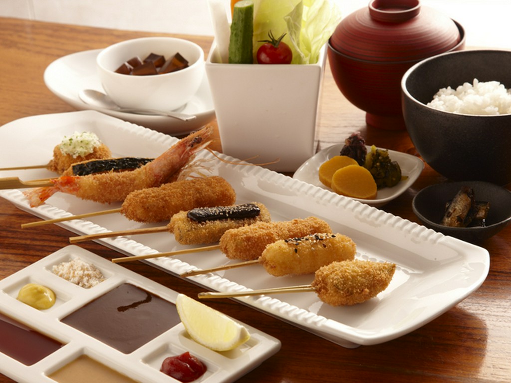 定番から創作まで、こだわり抜いた串カツをお愉しみください。