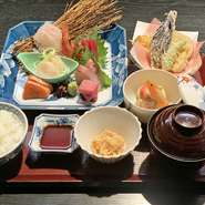 旬の刺身、小鉢、炊き合せ、野菜天ぷら、ご飯、味噌汁