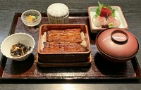国産うな重、小鉢、香の物、茶碗蒸し、肝吸い