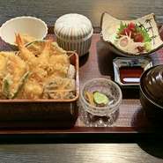 特選海老天重御膳