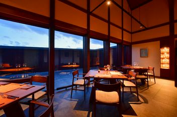 Nisekoyoteinoyadorakusuisan