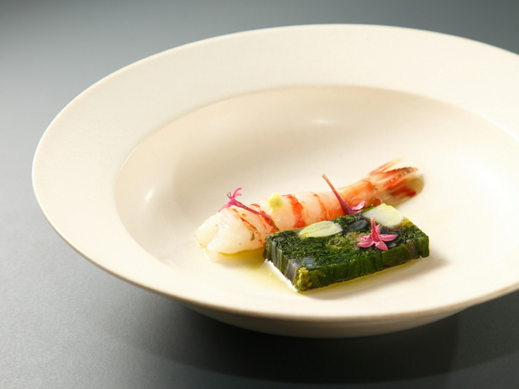 四季折々の上質な国産食材を使い、“日本のフレンチ”を繰り出す