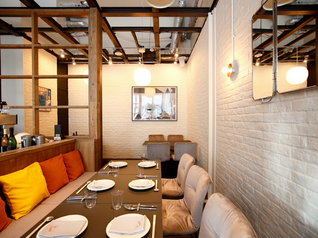 パリ郊外のビストロでくつろぐような、優しい空気感に満ちる店