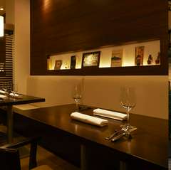 店内テーブル席