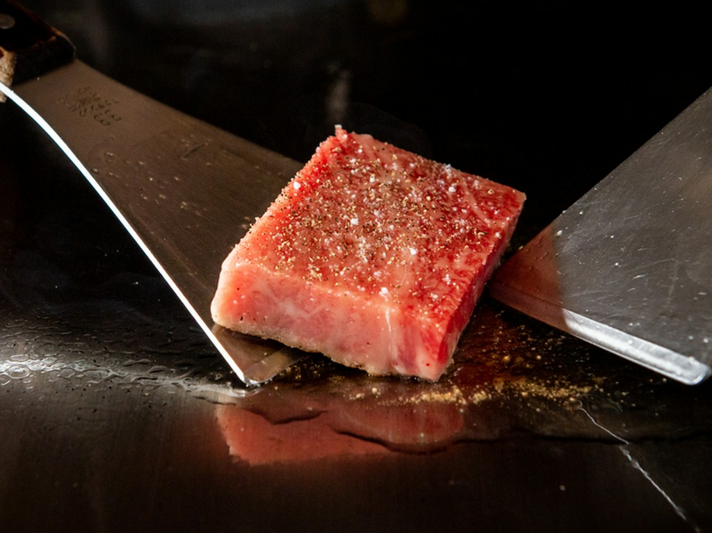 カウンター席に座ることで分かる臨場感や高揚感