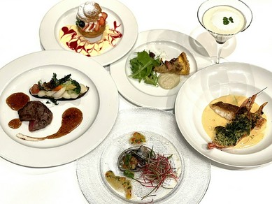 気品がありつつもカジュアルに、肩肘を張らず充実した時間を満喫