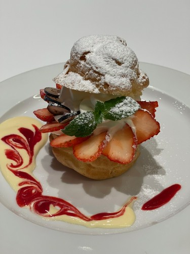 苺のシュー・ア・ラ・クレーム