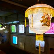 ※別途お通し代３００円いただいております（ザーサイ食べ放題）
※グラス交換制
※当店発行クーポン併用不可
※コールなど一気飲みはご遠慮ください。過度な場合スタッフより注意させていただきます。
※おひとり様フード・ワンオーダー制
※予約限定プラン