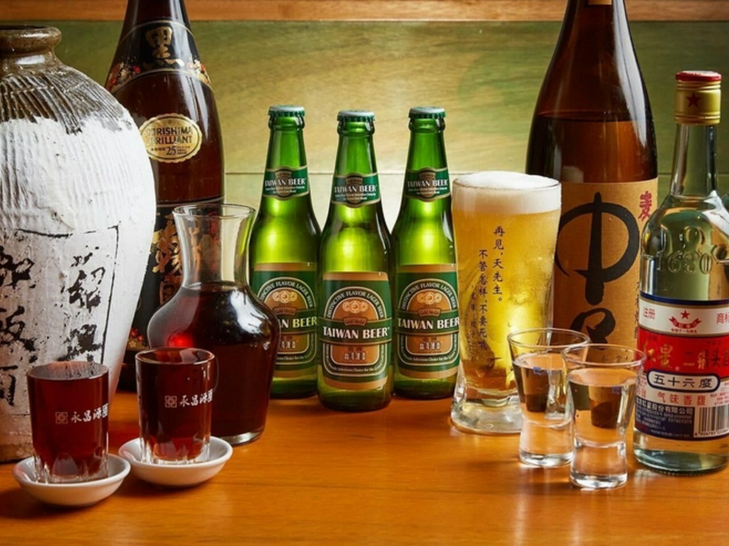 当店自慢の甕だし紹興酒3年、10年、25年も飲める！2名様以上からのご利用とさせていただきます。