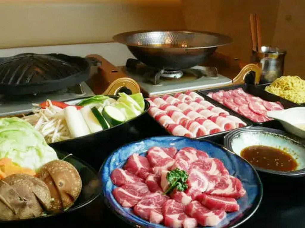 生ラムジンギスカンとラムしゃぶ・黒豚しゃぶしゃぶのコース