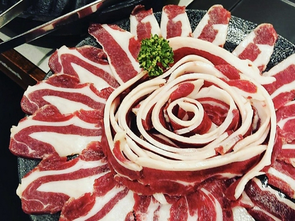 猪、鹿、熊などのジビエも