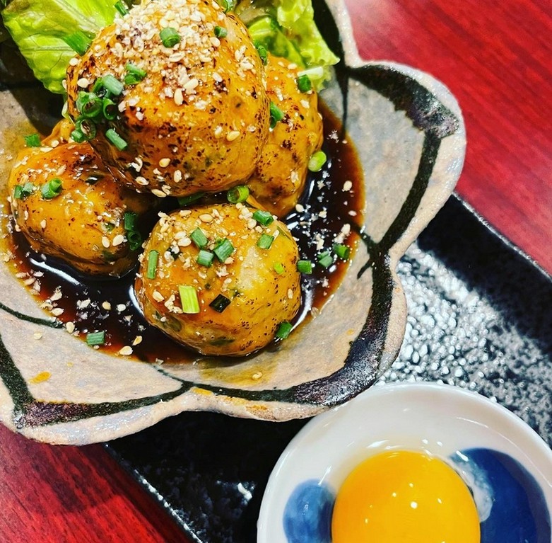 ラム肉を使った一品料理も充実