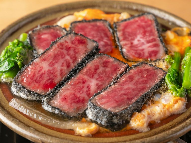 美味と美しさが融合『竹炭サーロインのミニカツ丼(季節の一品)』