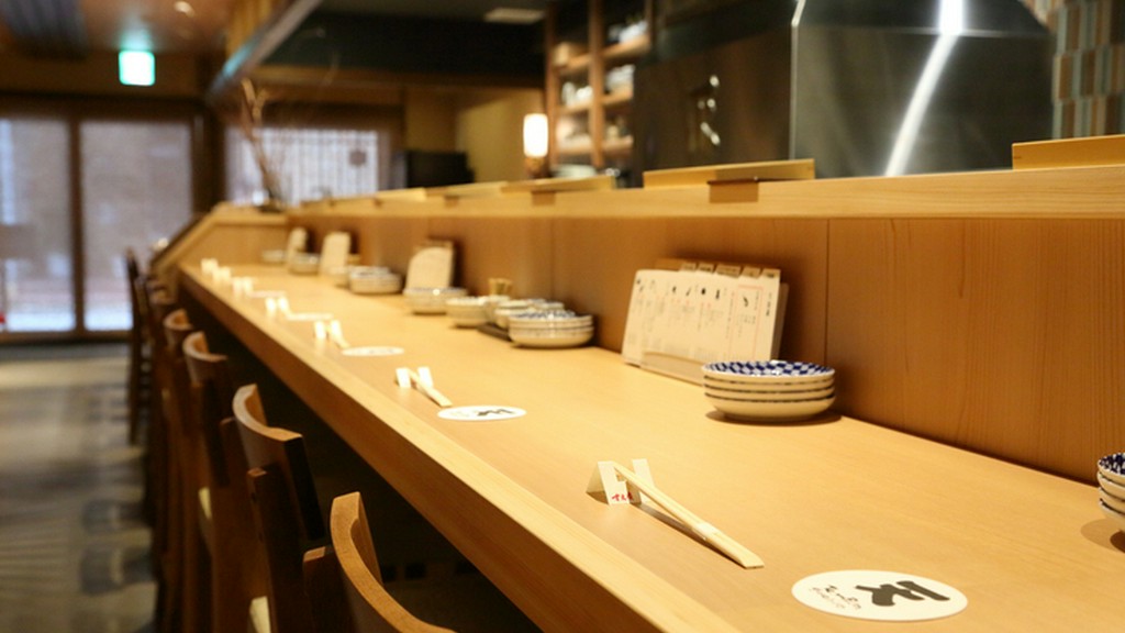 目でも愉しむライブ感、ジュワーッと揚げる音や香りもご馳走に