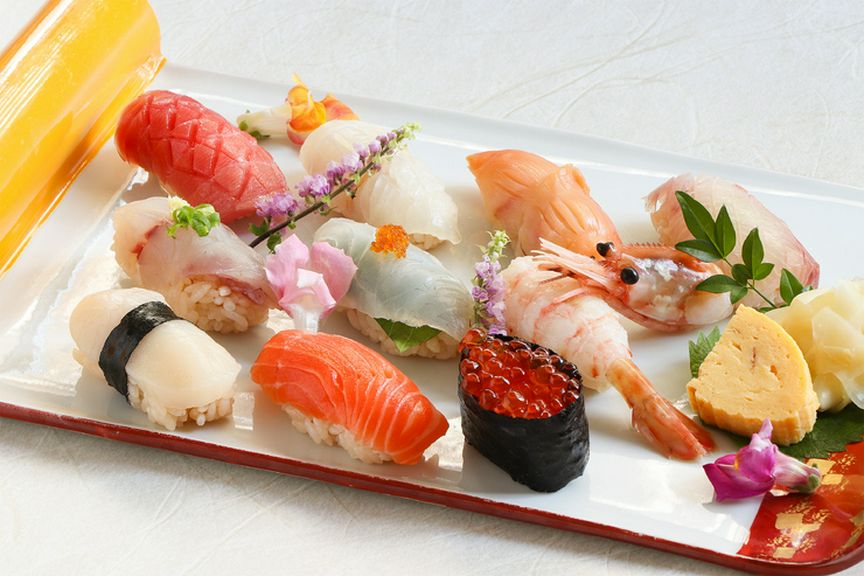 四季折々の旬の鮮魚を満喫できる『にぎり寿司』