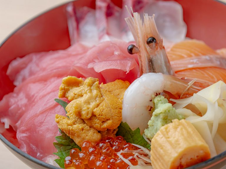 海鮮丼（第62期王位戦提供メニュー）