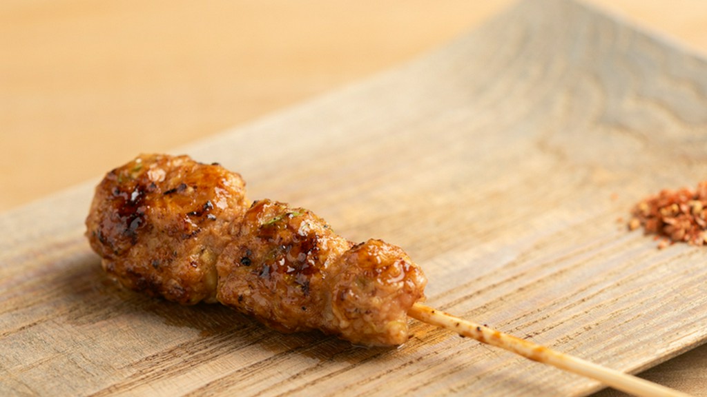 口の中で広がる旨みと甘みがたまらない『キャベツつくね』