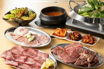 焼肉・ホルモン鉄板鍋　ゆん