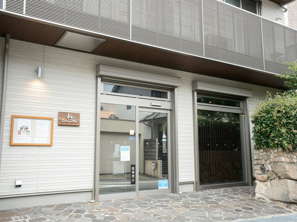 駅から徒歩圏内。閑静な住宅街の中にある、隠れ家的レストラン