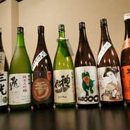 日本酒ソムリエの資格を持つ玉木氏が厳選した日本酒が約500種類と圧巻のラインナップ。中には、かなりレアで知る人ぞ知る日本酒もあり、日本酒通もうなる品揃えとなっています。