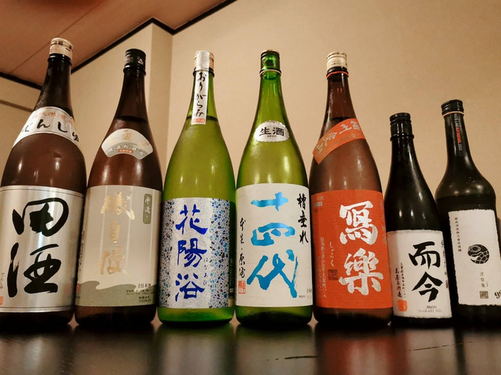 日本酒ソムリエの玉木氏が厳選した約500種類の日本酒