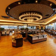 和洋の料理とライブキッチンを楽しめる、ビュッフェレストラン