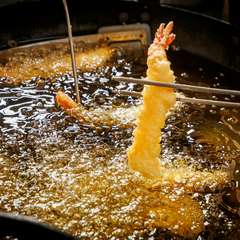 料理人の技を間近にできる『ライブキッチン』