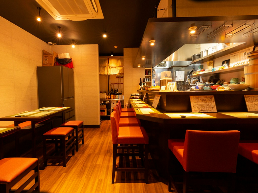 カウンターを主体としたくつろぎの空間