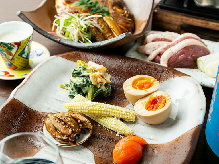 地元の食材を中心とした季節を感じる一品料理