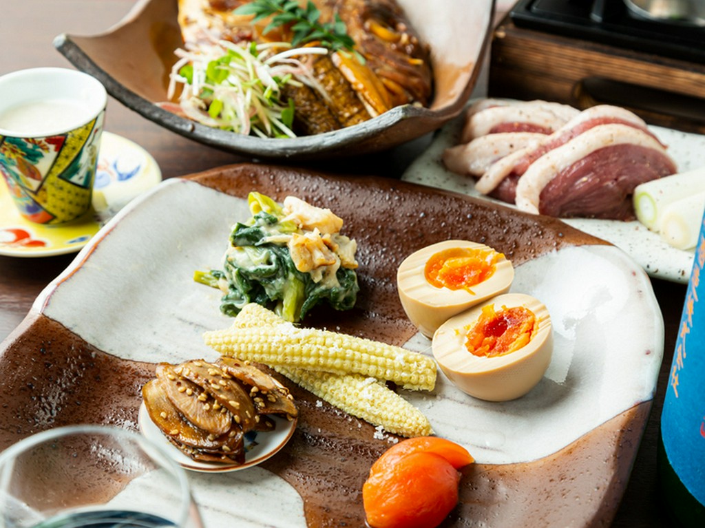 地元の食材を中心とした季節を感じる一品料理