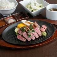 人気の神戸牛赤身肉ステーキをより気軽に楽しめる、ランチセットも好評。お昼からの大人の女子会利用もオススメです。おいしいお肉を少し手頃な価格で味わう、少し優雅で贅沢なランチタイムを楽しめます。
