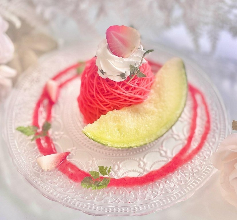 あまおうとメロンの搾りたてモンブラン付きアフタヌーンティー