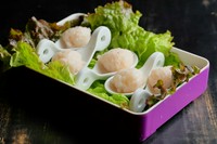 海老の風味とふわふわ食感を楽しめる『海老団子』