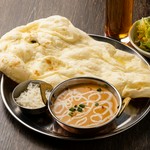 ナン又はライス、サラダ、ドリンク付き