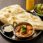 ナン又はライス、サラダ、ドリンク付き