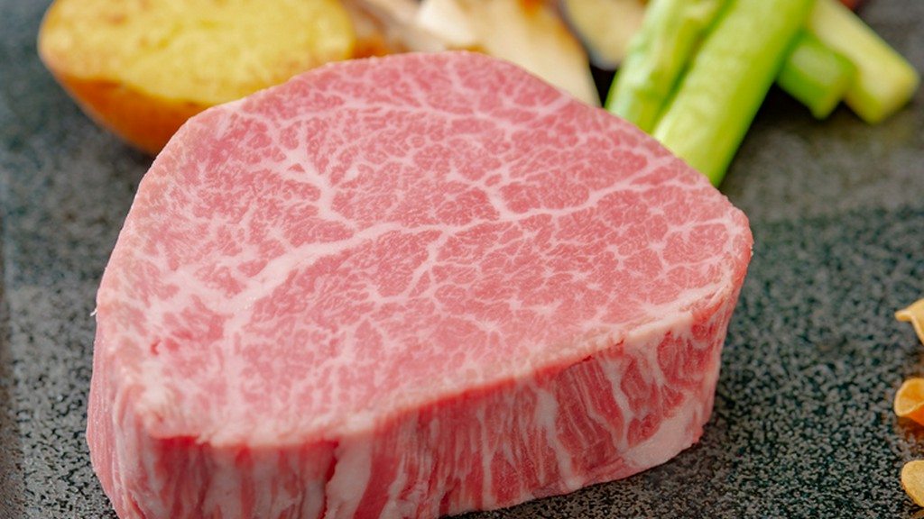 やわらかさとジューシーさの両方を堪能できる『北海道産A4黒毛和牛フィレ』