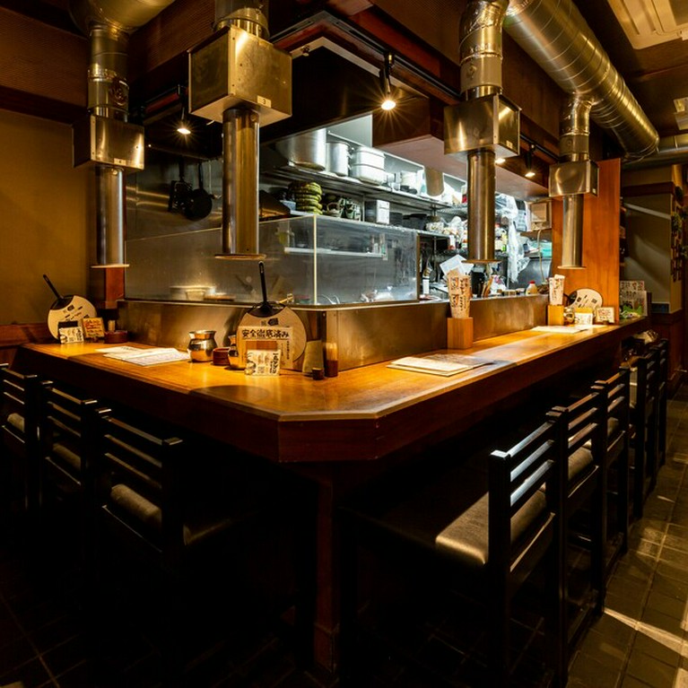 フラっと立ち寄り、ホッと一息。そんな気分になる大人の隠れ家