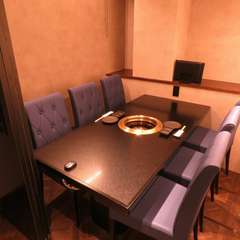 2～6名で使用できる落ち着いた雰囲気の個室を、多数完備