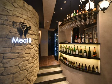 最高級の肉と、行き届いたおもてなし。接待に相応しい席を提供