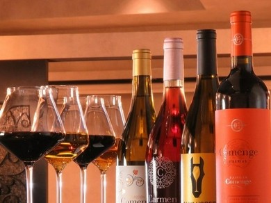 種類豊富に揃えているワイン。自分好みの味を見つけたい