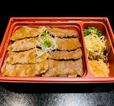 カルビ、ハラミを使用。
特製ダレにからめております。