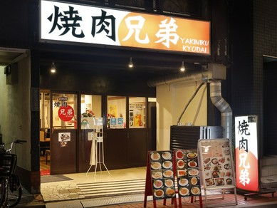 開放的な店内で、贅沢なリラックスタイムを