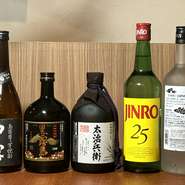 2時間の飲み放題プランが用意されており、生ビールも飲めるのがうれしいところ。グループでの飲み会はもちろん、カップルや友人同士での利用にも最適です。豊富なドリンクとおいしい料理で、自然と会話が弾みます。