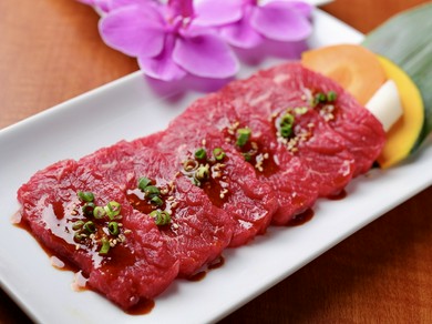 一口で感動。柔らかくジューシーな肉の競演！『上セット』